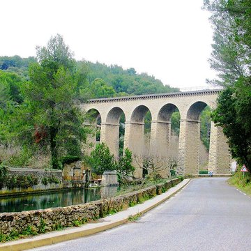 Pont-aqueduc de Galas à Fontaine-de-Vaucluse