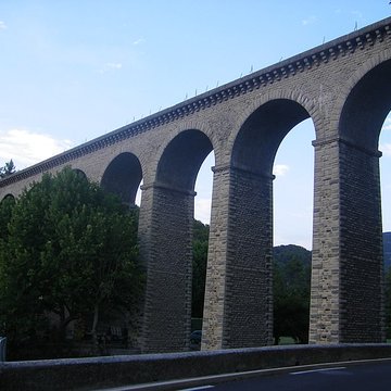 Pont-aqueduc de Galas à Fontaine-de-Vaucluse
