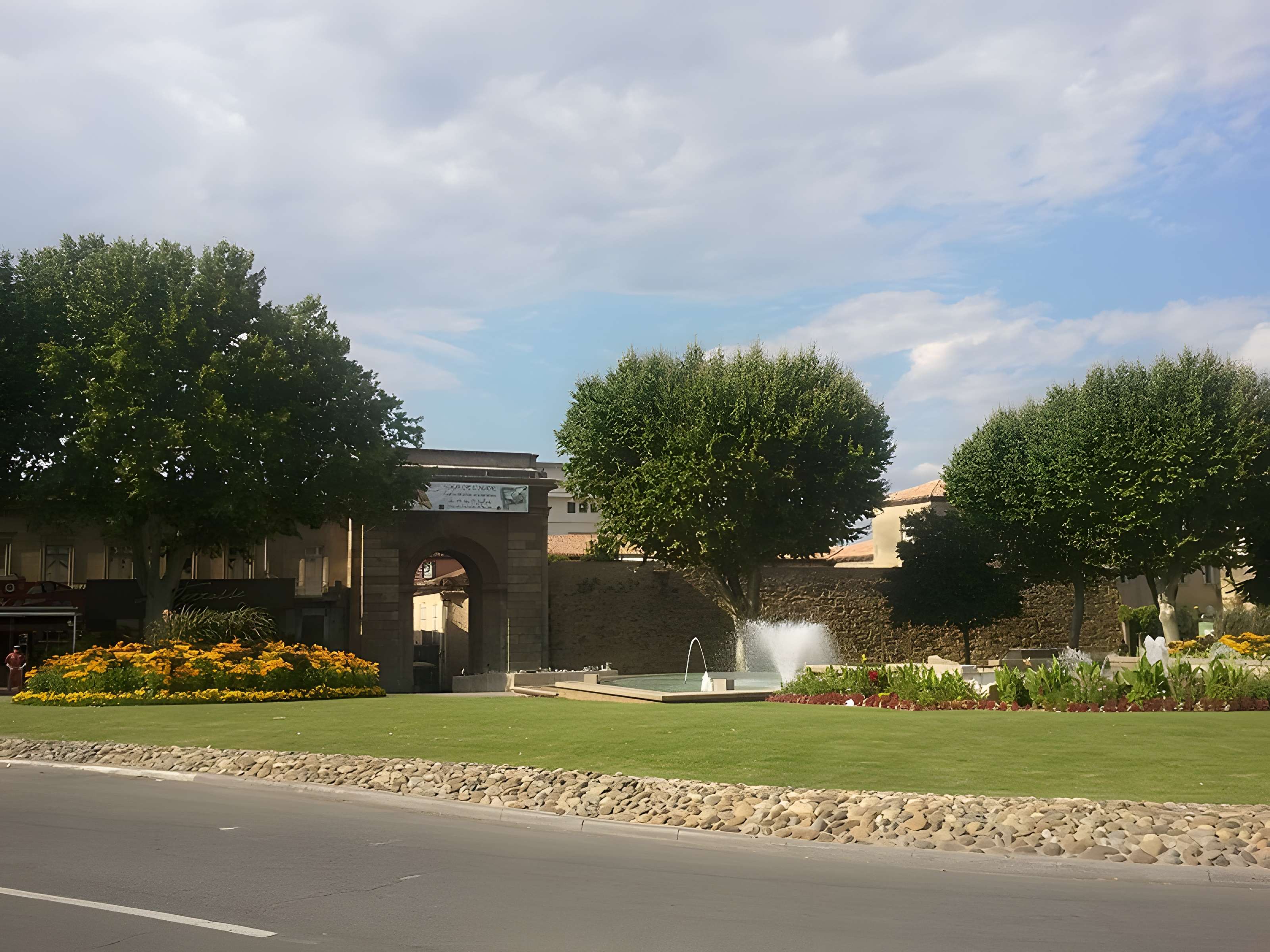 Portail des Jacobins de Carcassonne