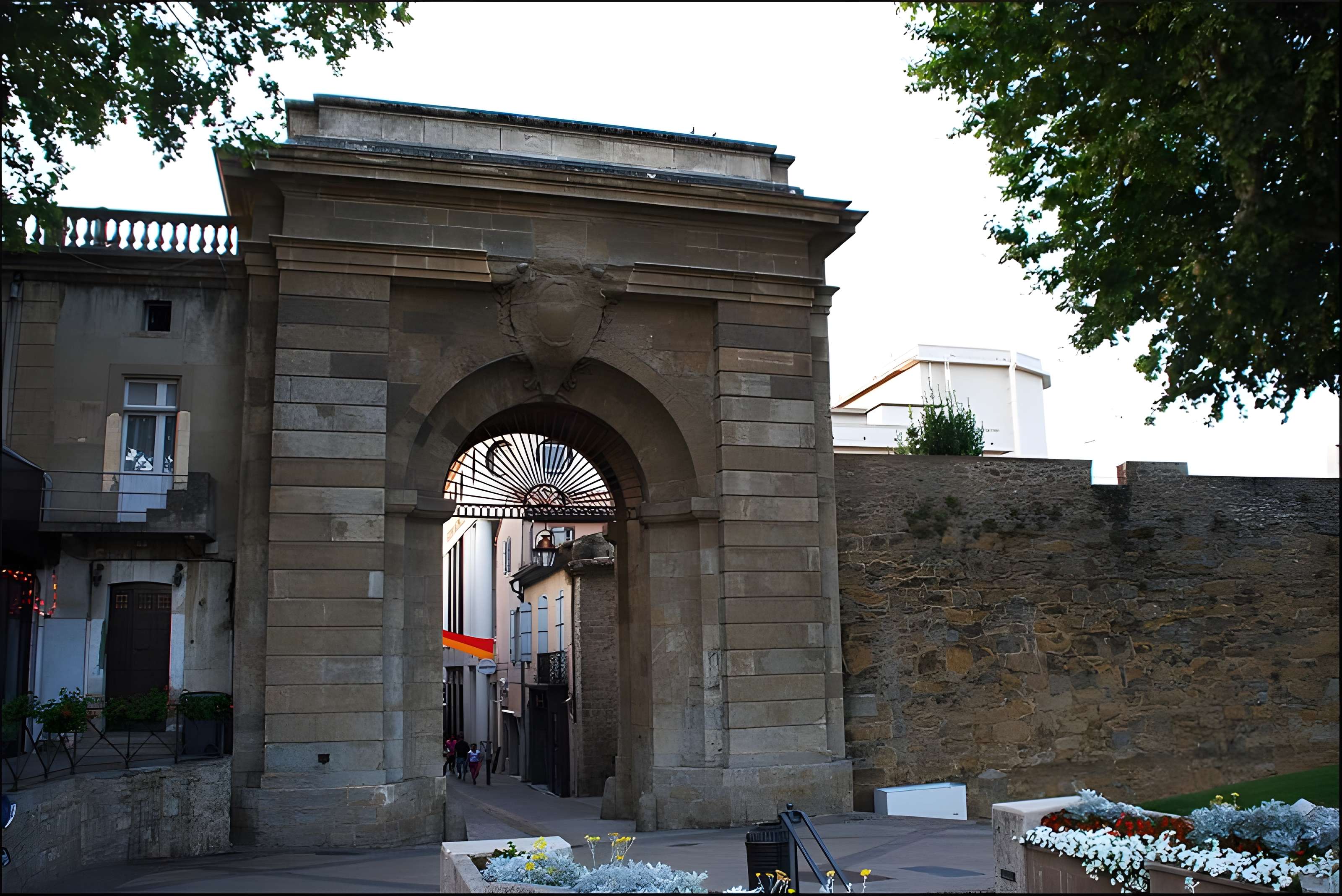 Portail des Jacobins de Carcassonne
