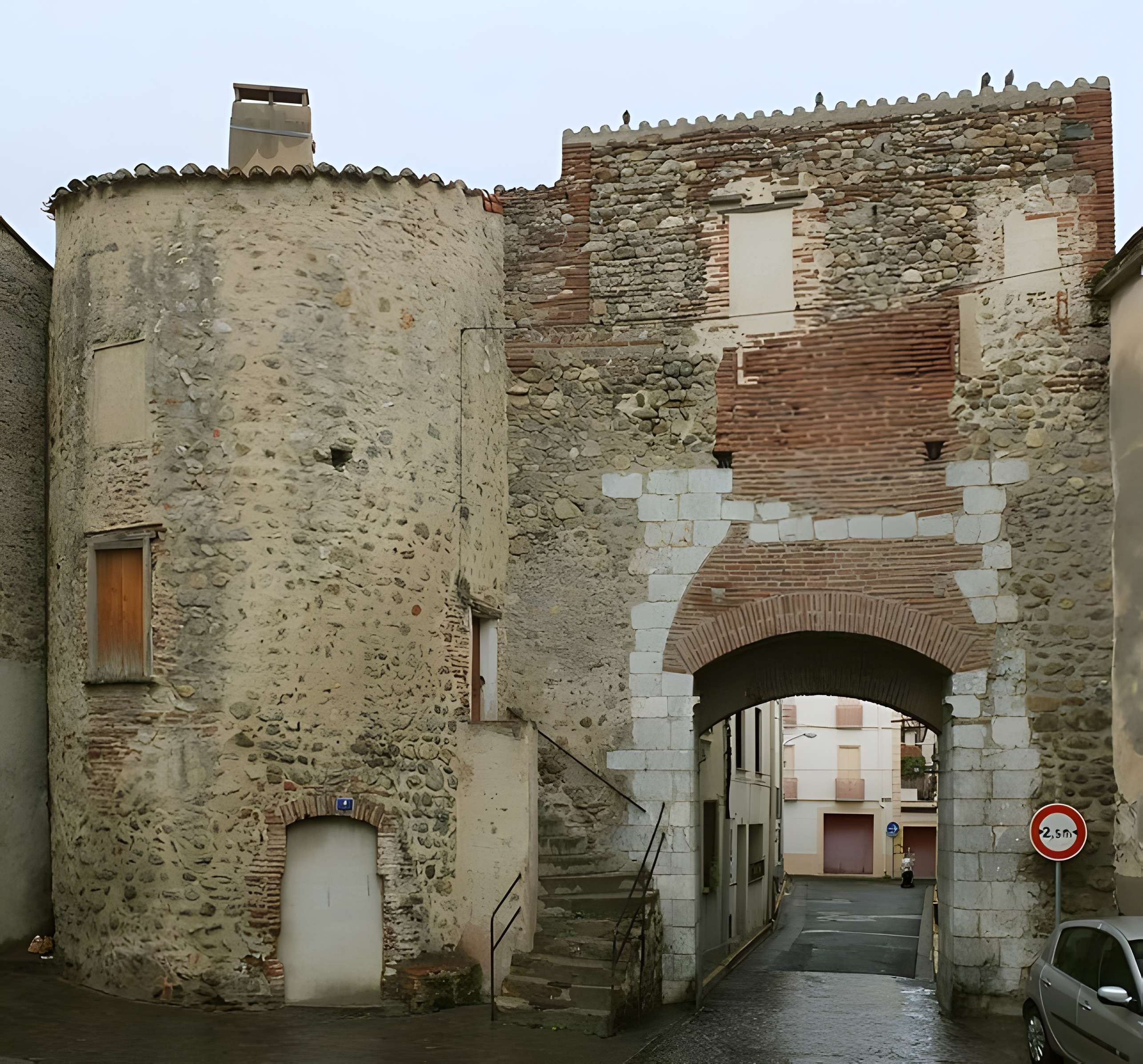 Porte de Collioure à Elne 