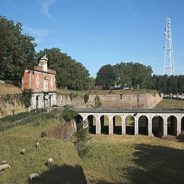 Porte de Gand et ensemble des fortifications
