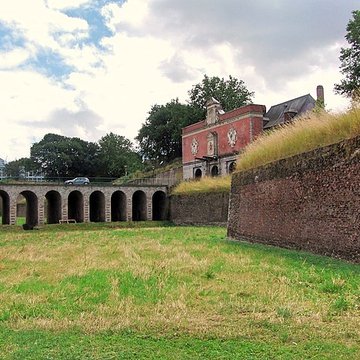 Porte de Gand et ensemble des fortifications