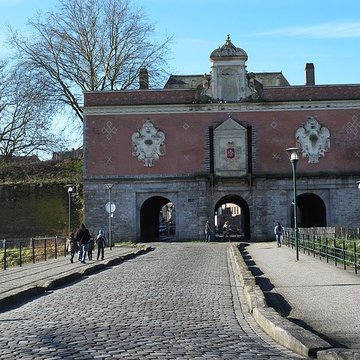 Porte de Gand et ensemble des fortifications