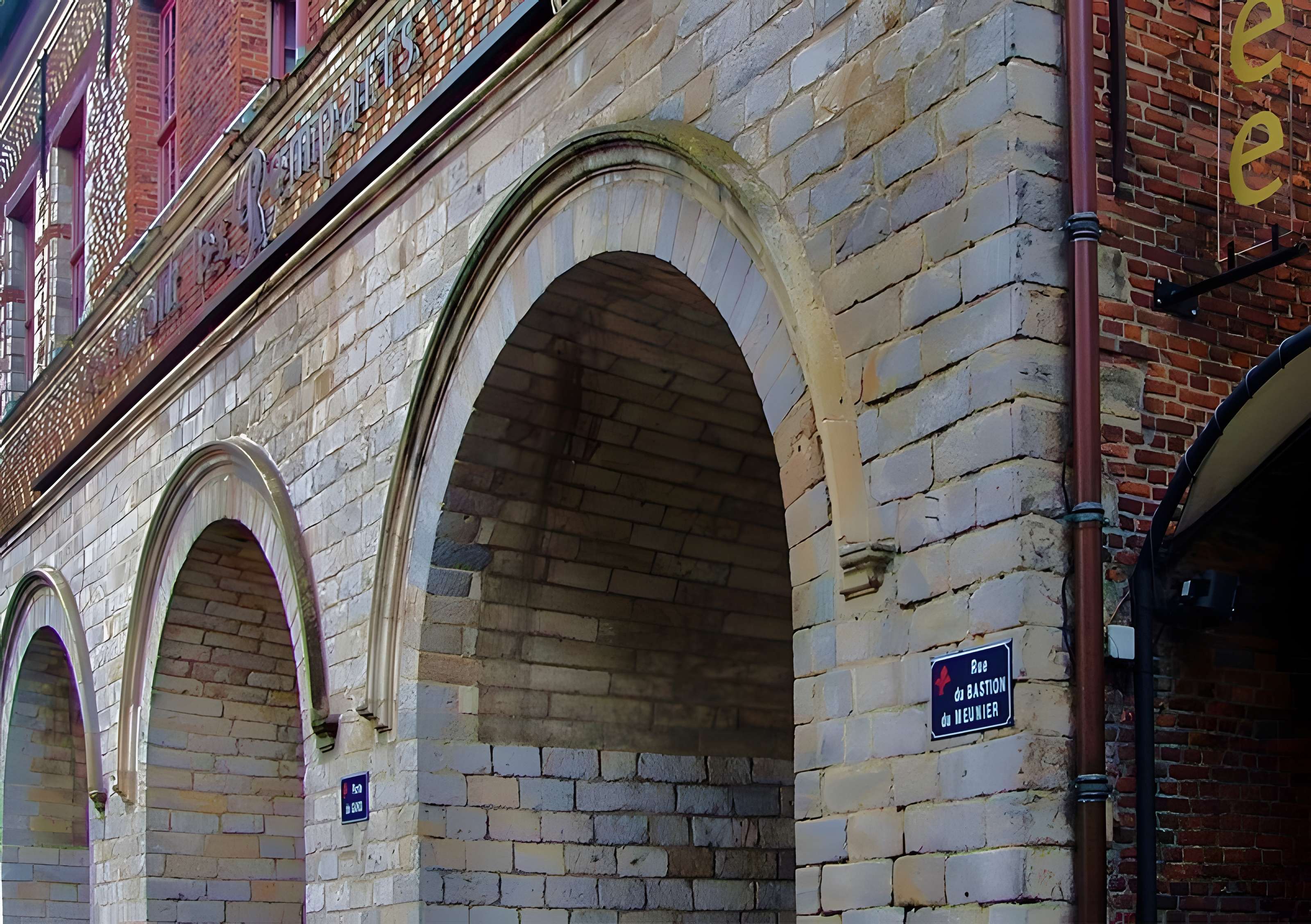 Porte de Gand et ensemble des fortifications
