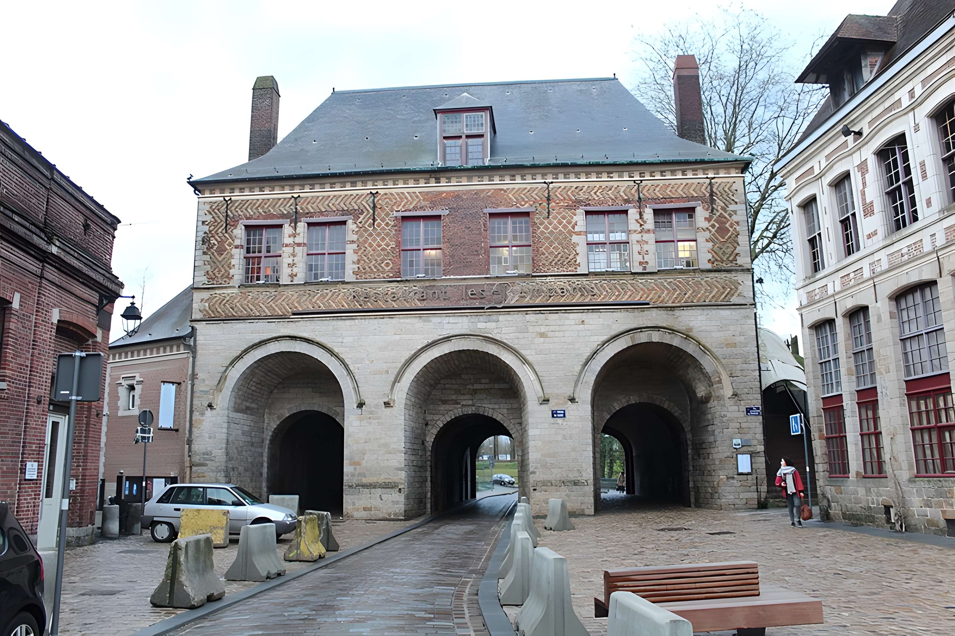 Porte de Gand et ensemble des fortifications
