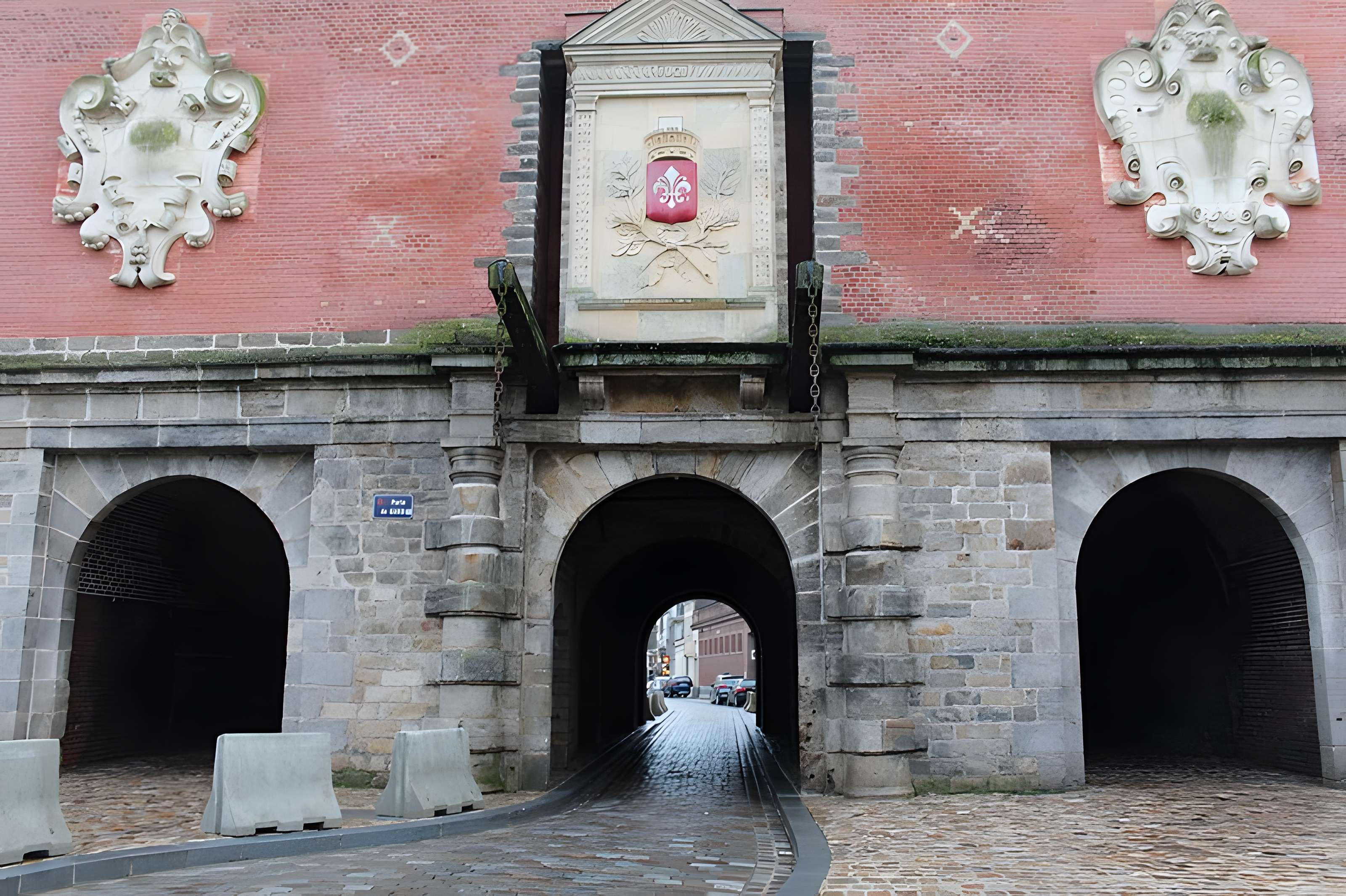 Porte de Gand et ensemble des fortifications