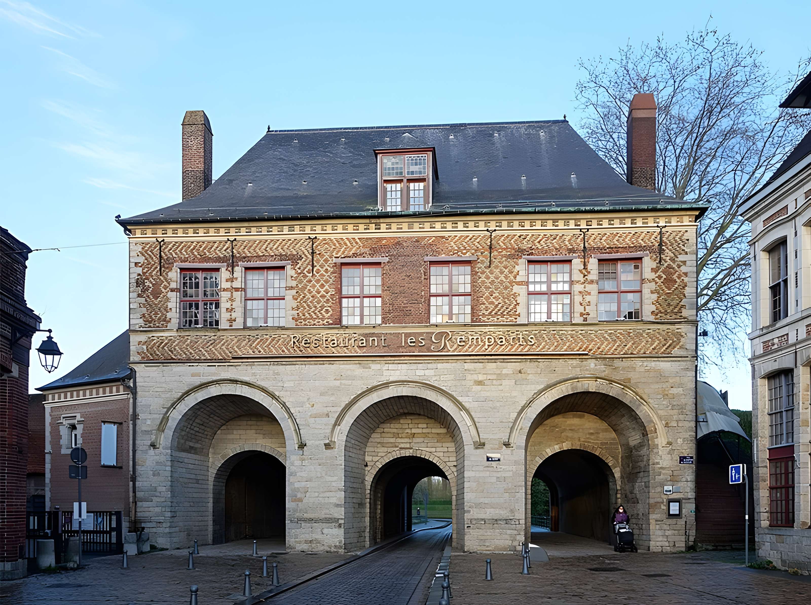 Porte de Gand et ensemble des fortifications