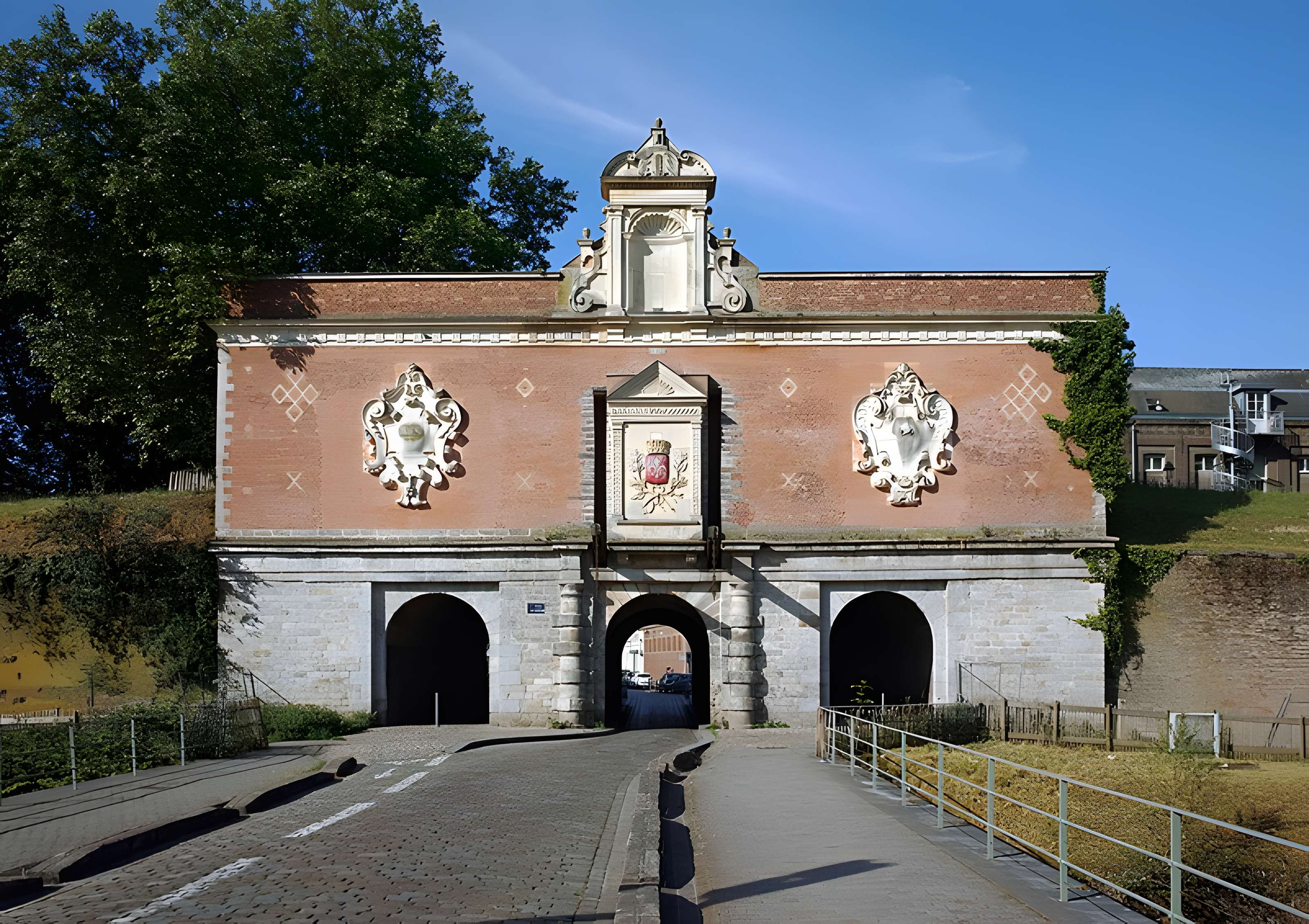 Porte de Gand et ensemble des fortifications