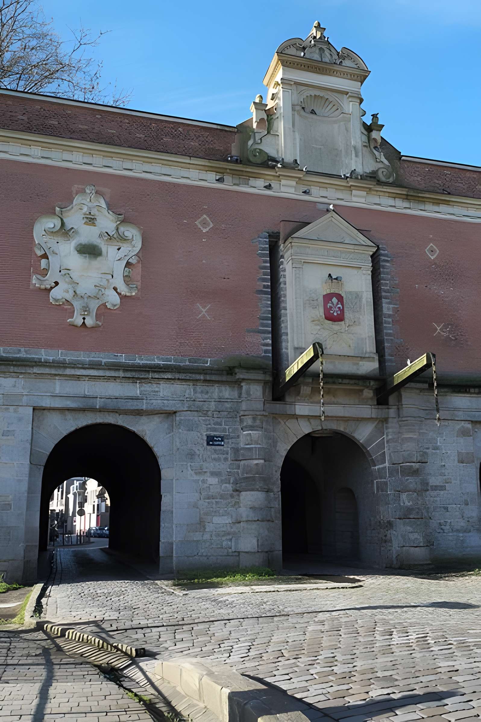 Porte de Gand et ensemble des fortifications