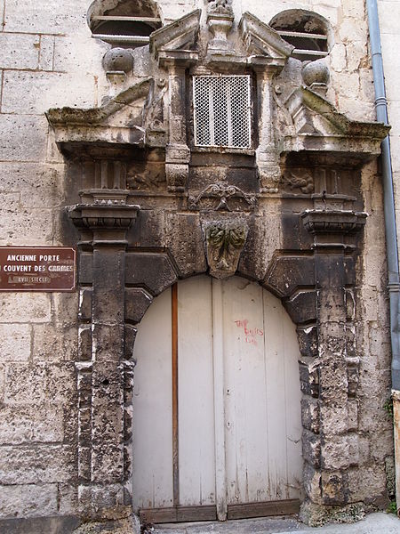 Porte de l'ancien couvent des Carmélites à Angoulême