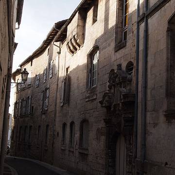 Porte de lancien couvent des Carmélites à Angoulême