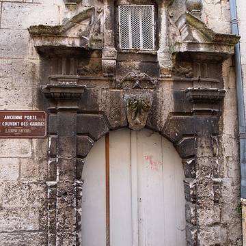 Porte de lancien couvent des Carmélites à Angoulême