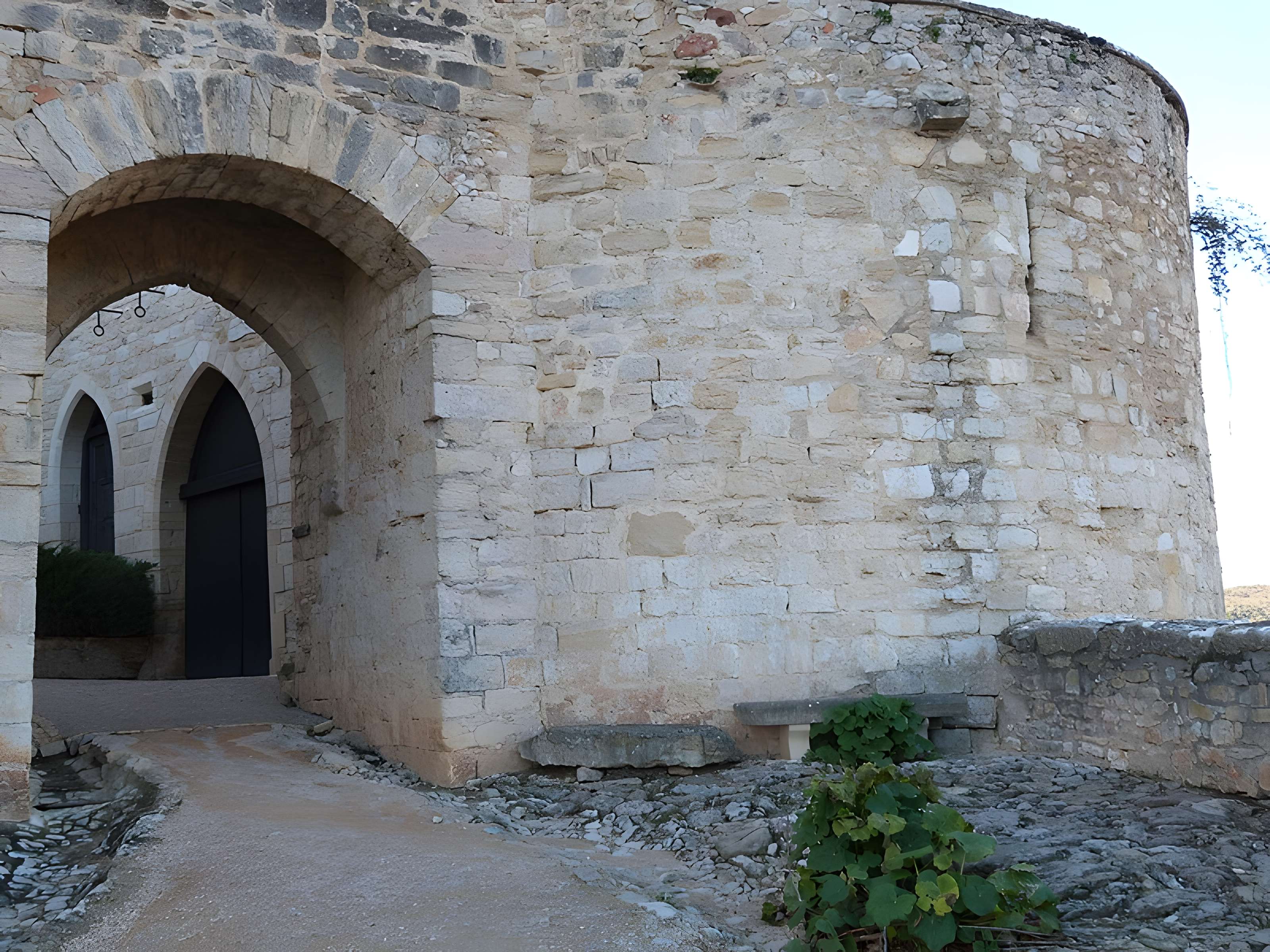 Porte de l'Irissou à Puycelsi