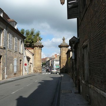 Porte de Paris à Moulins