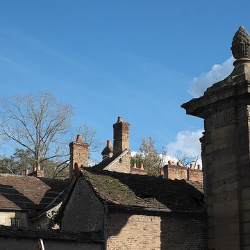 Porte de Paris à Moulins