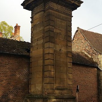 Porte de Paris à Moulins