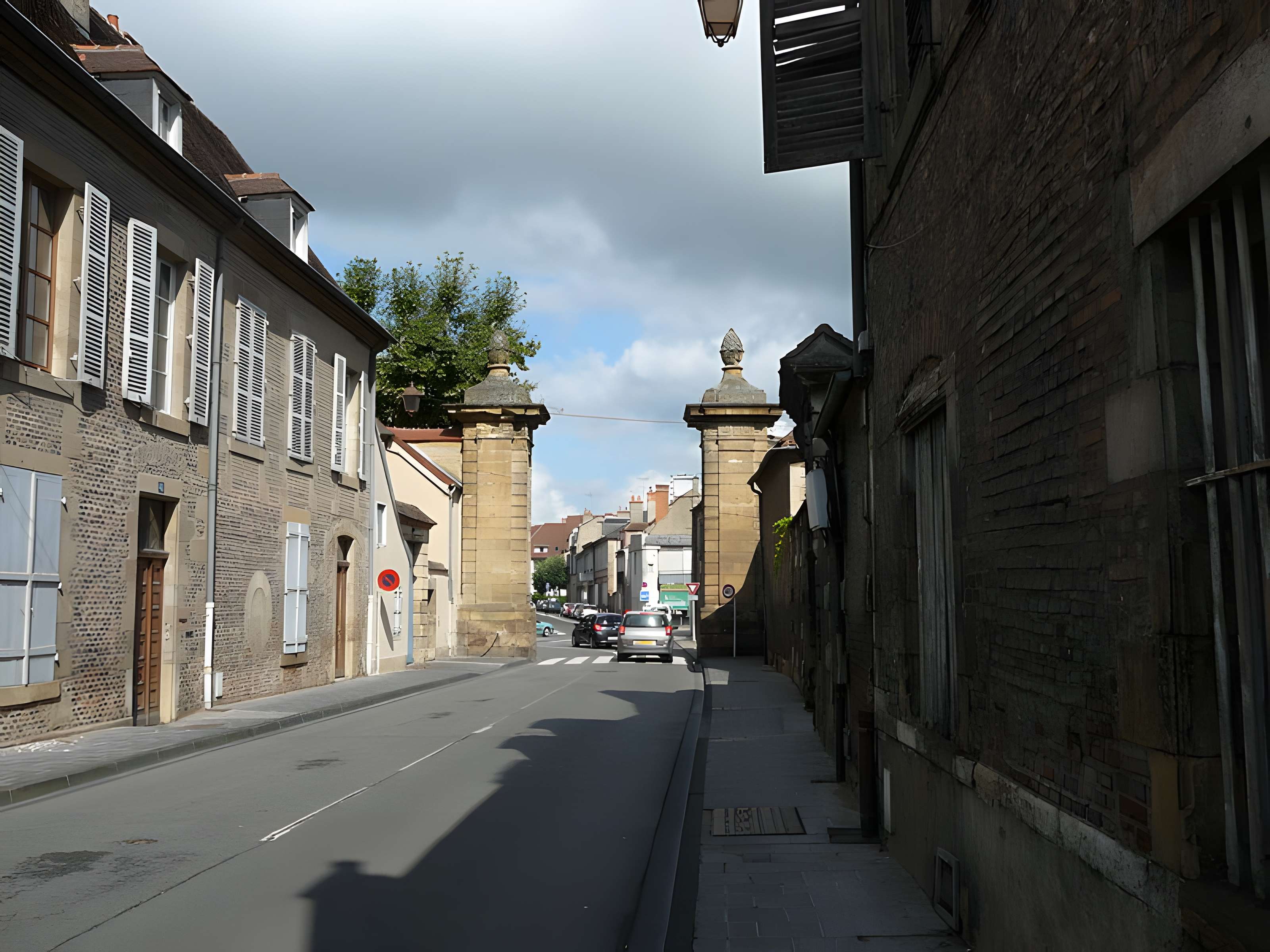 Porte de Paris à Moulins