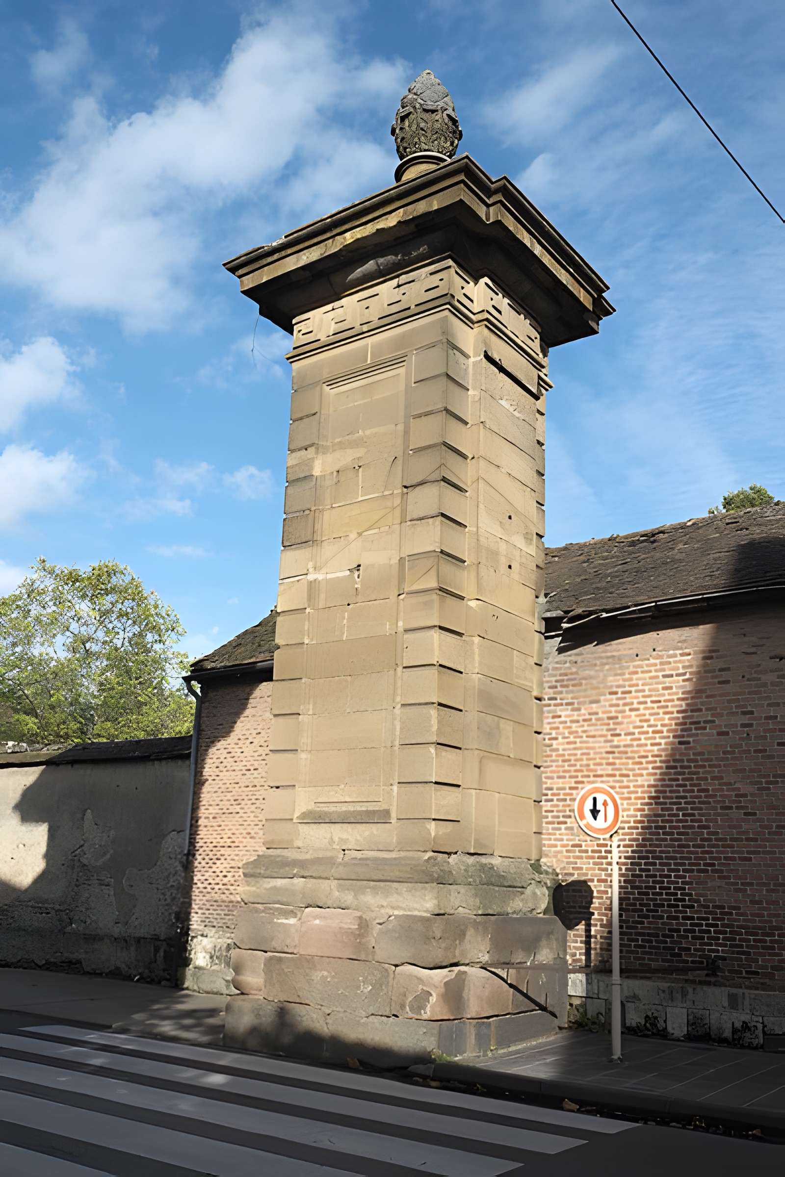 Porte de Paris à Moulins