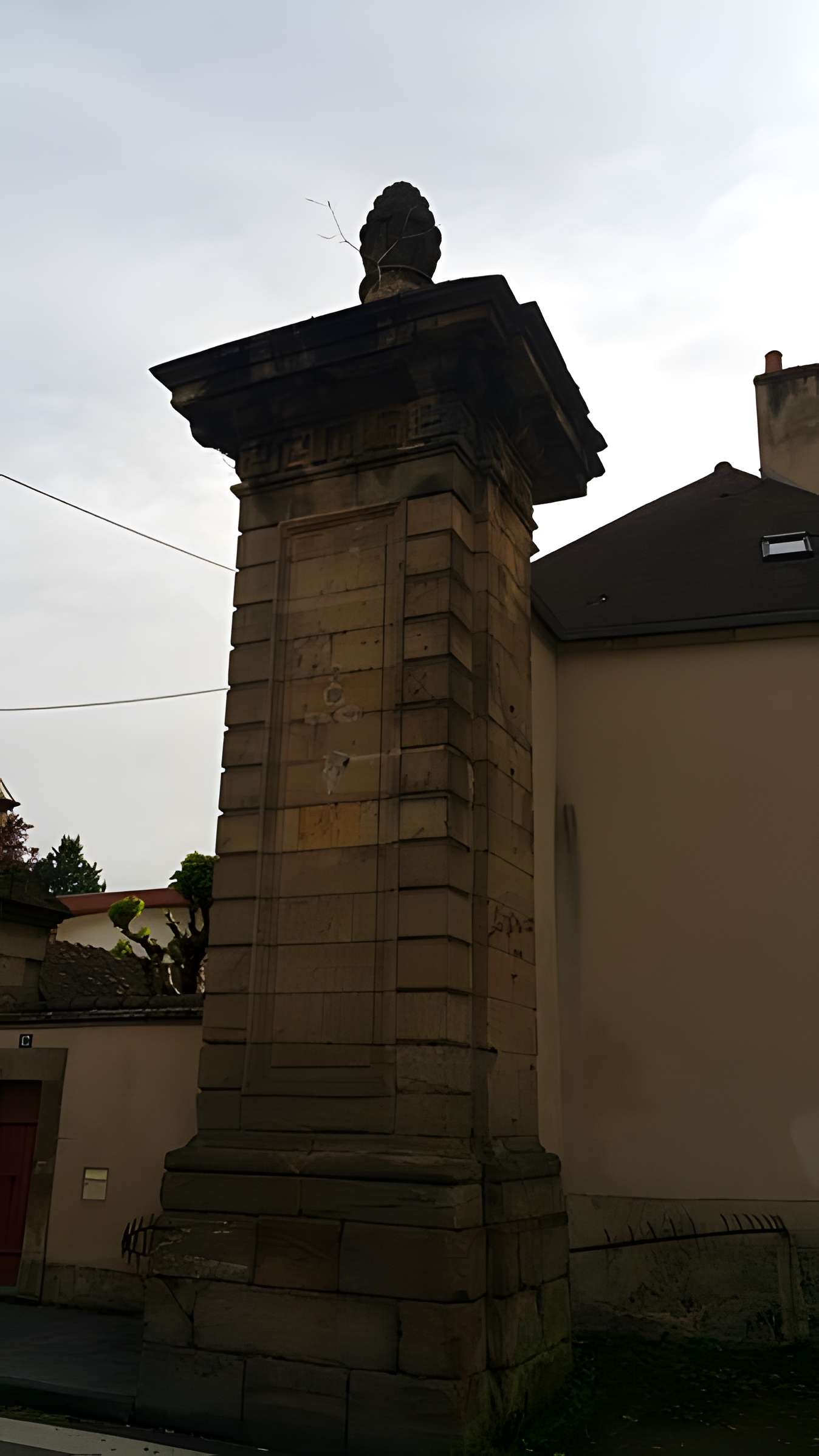 Porte de Paris à Moulins