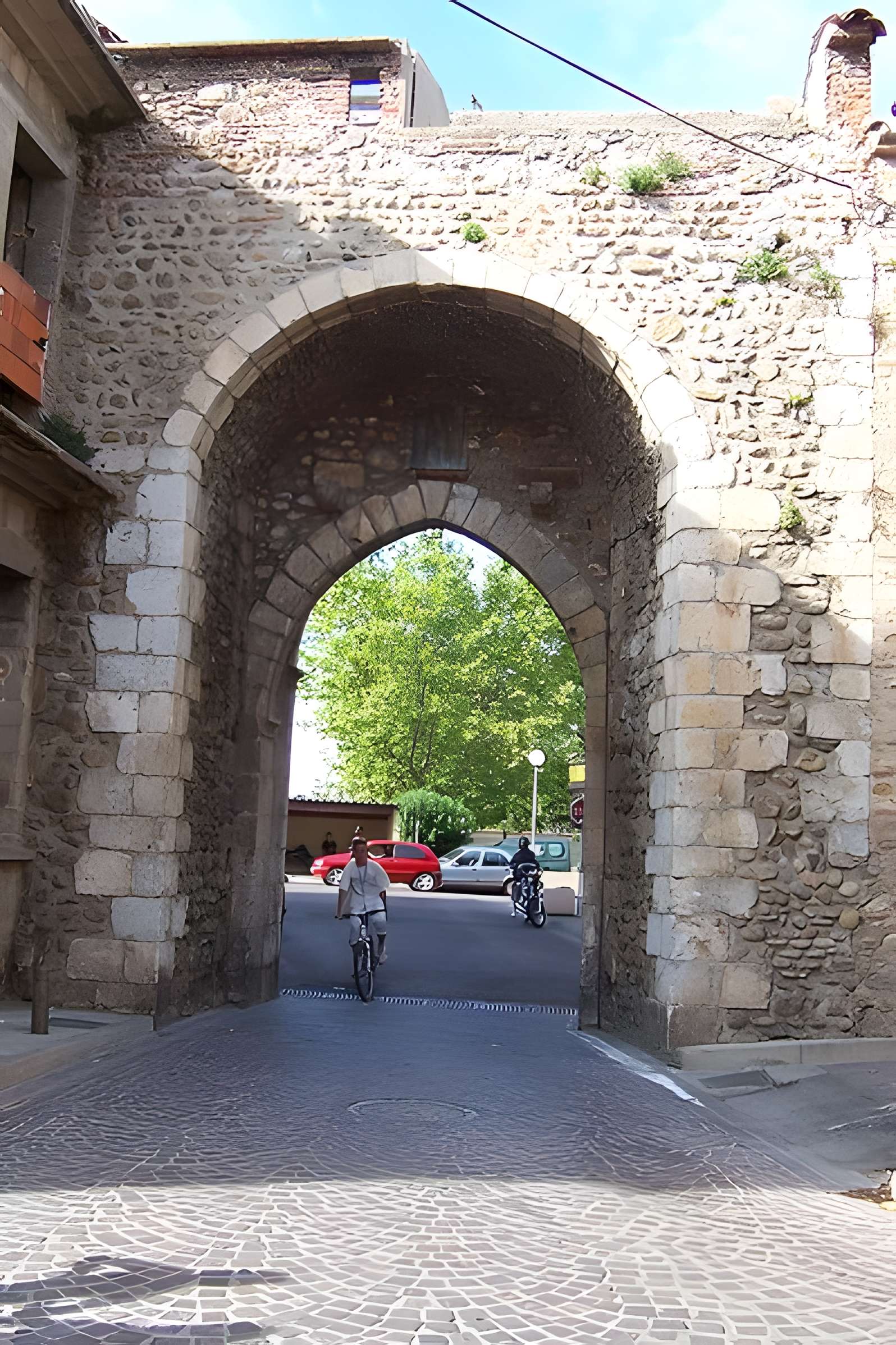 Porte de Perpignan à Elne 