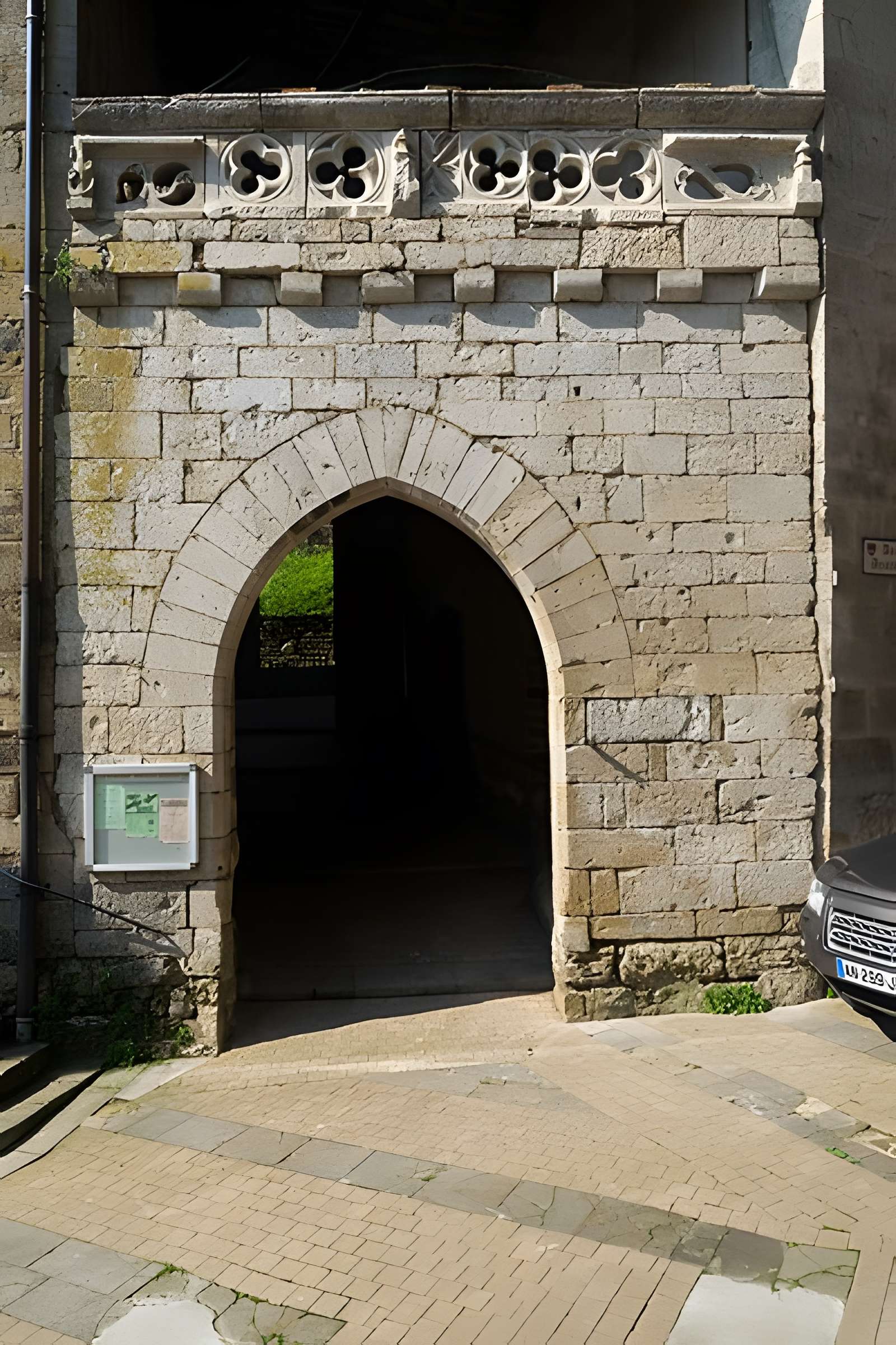Porte de ville de Caylus