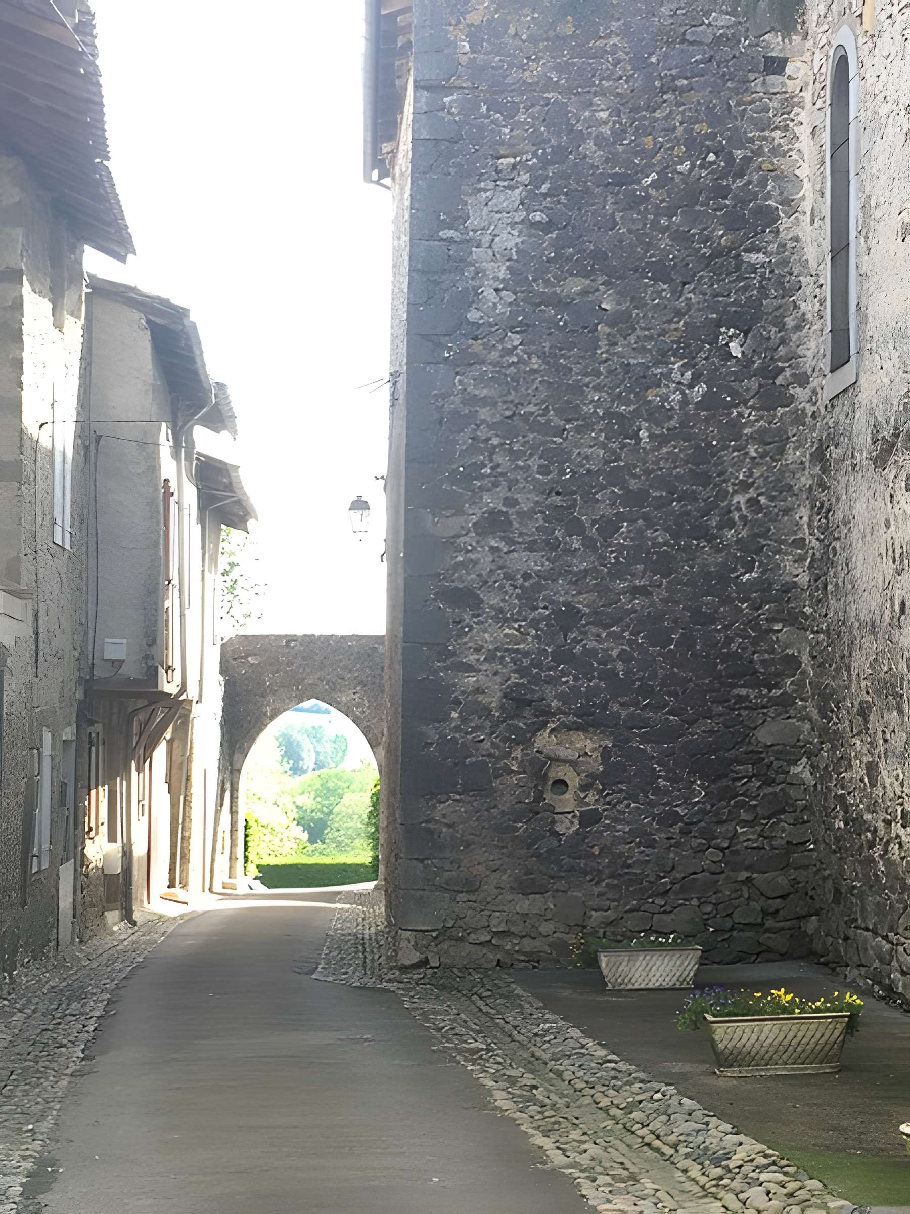 Porte de ville de Montjoie-en-Couserans