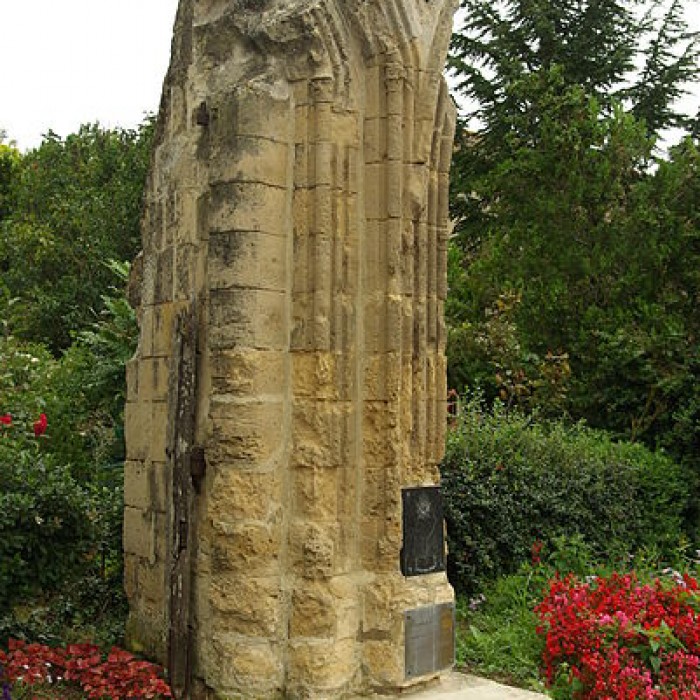 Photo de Porte dentrée de la ferme abbatiale à Carpiquet