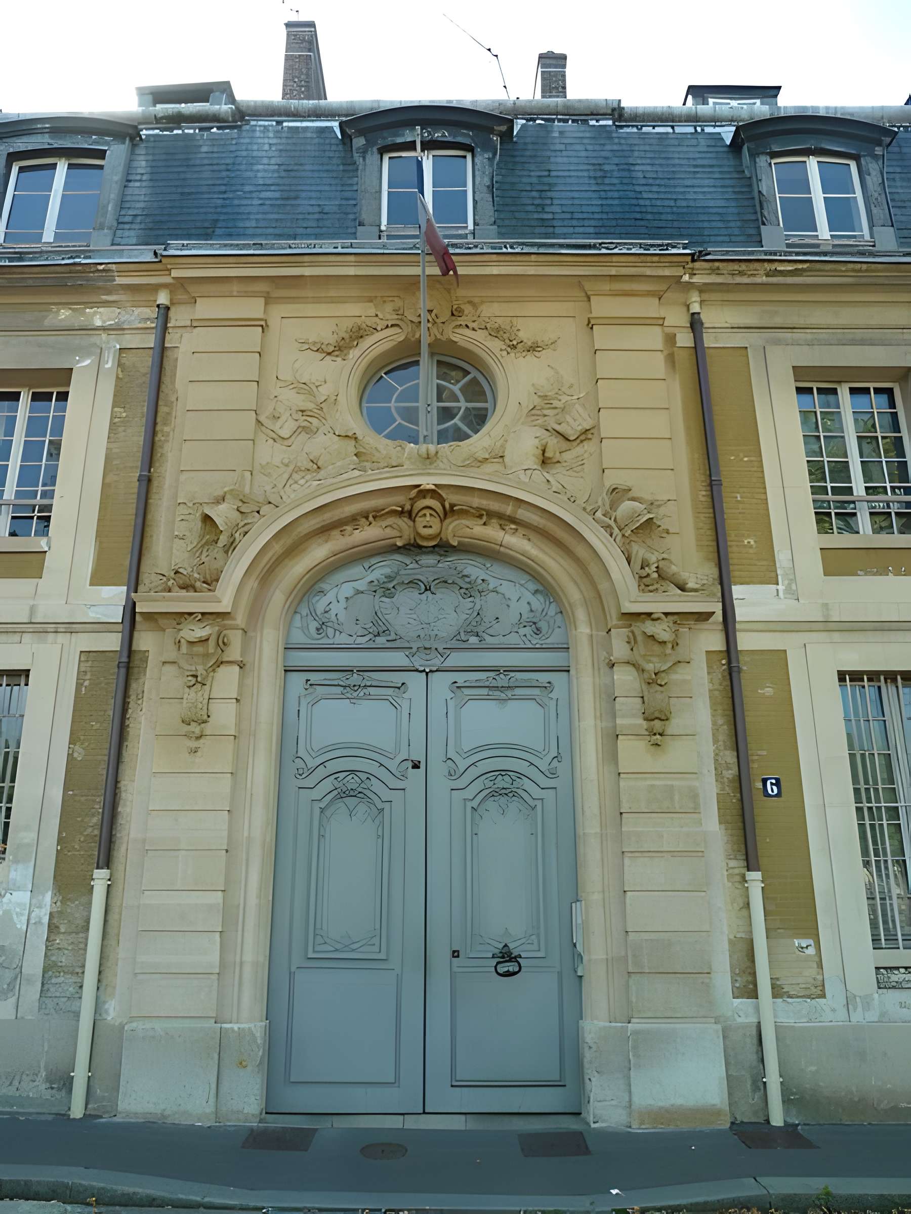 Porte des Gendarmes à Versailles 