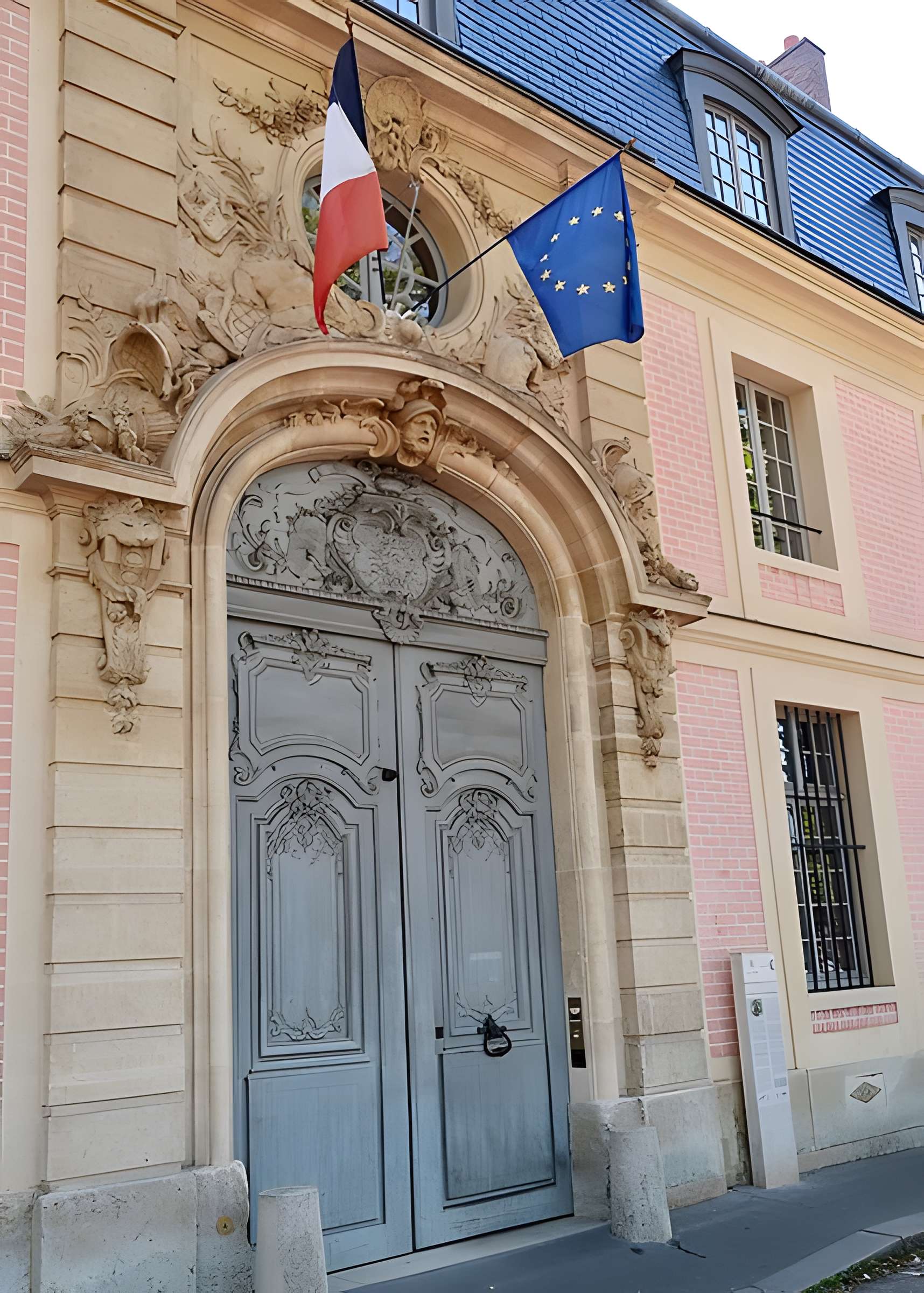 Porte des Gendarmes à Versailles