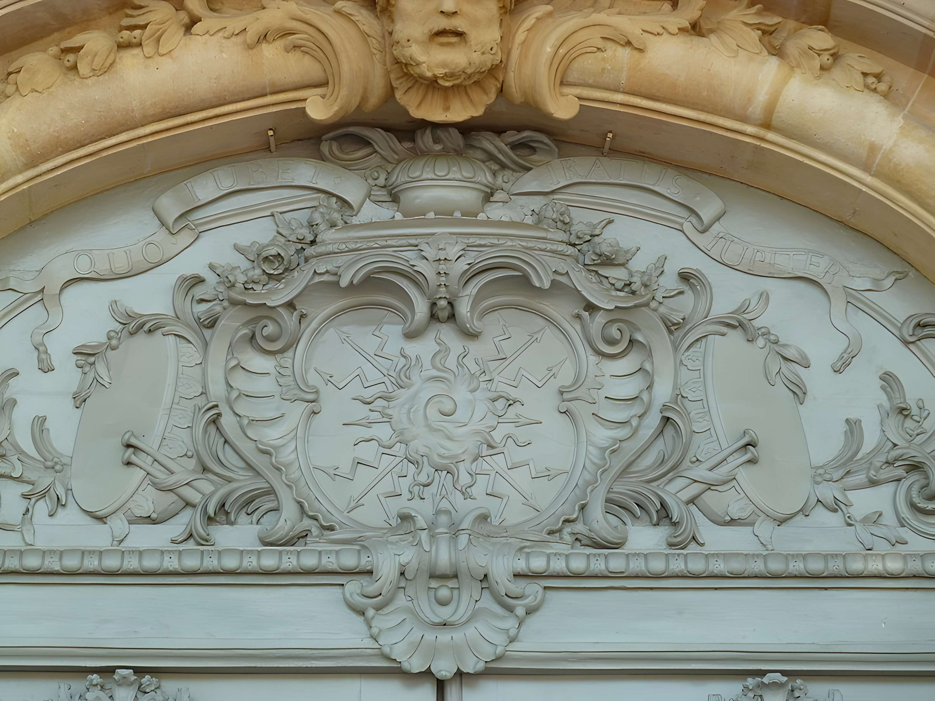 Porte des Gendarmes à Versailles