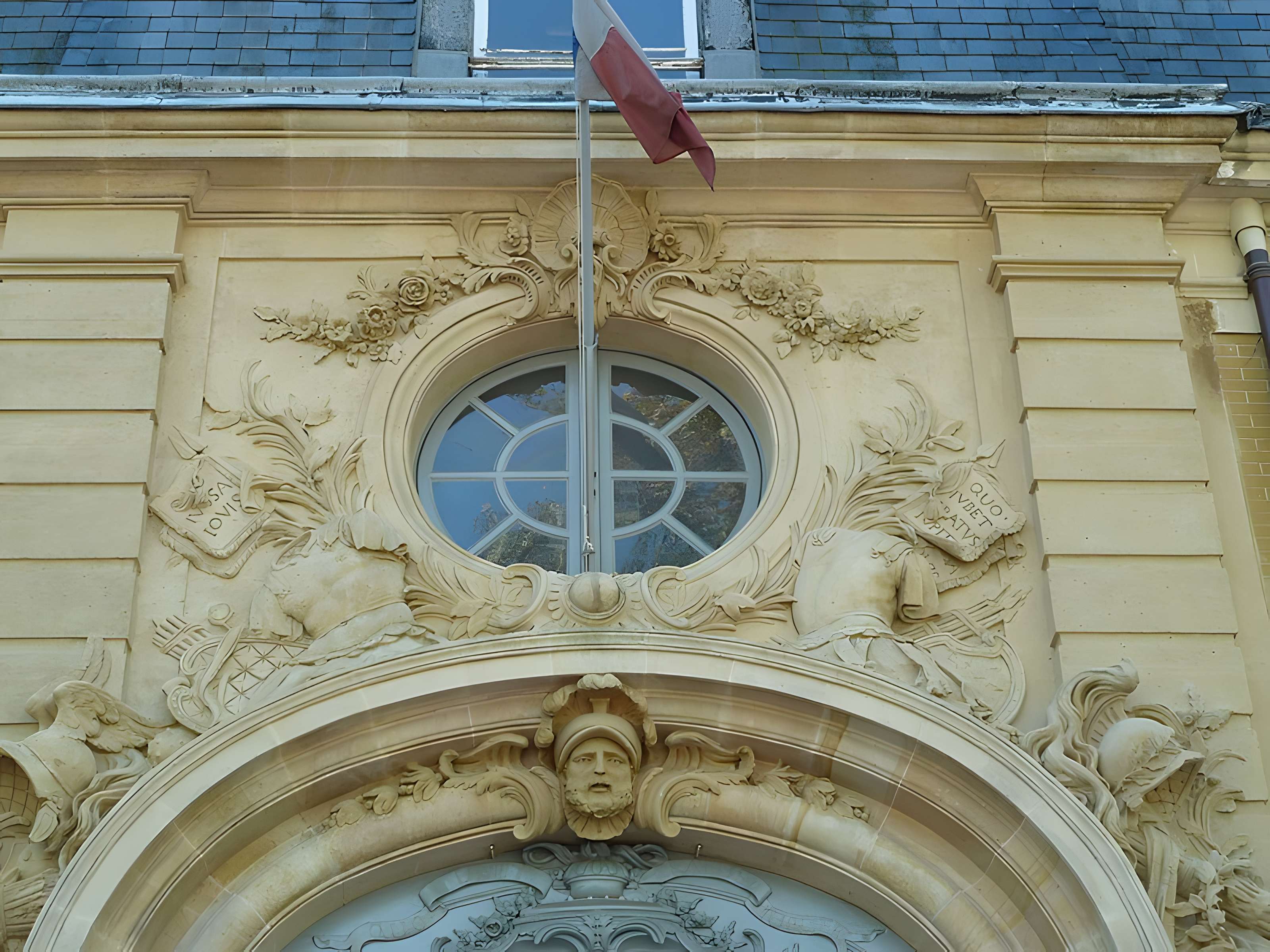 Porte des Gendarmes à Versailles