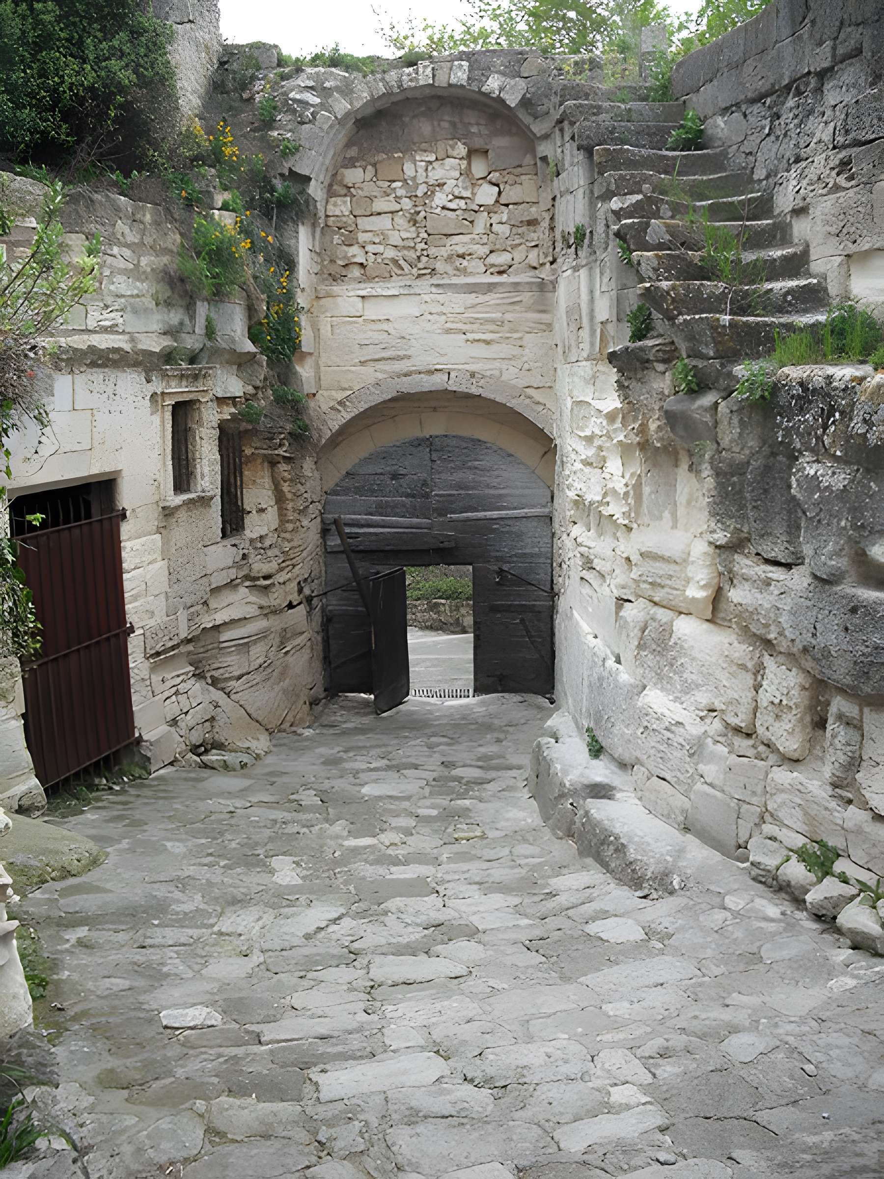 Porte d'Eyguières des Baux-de-Provence