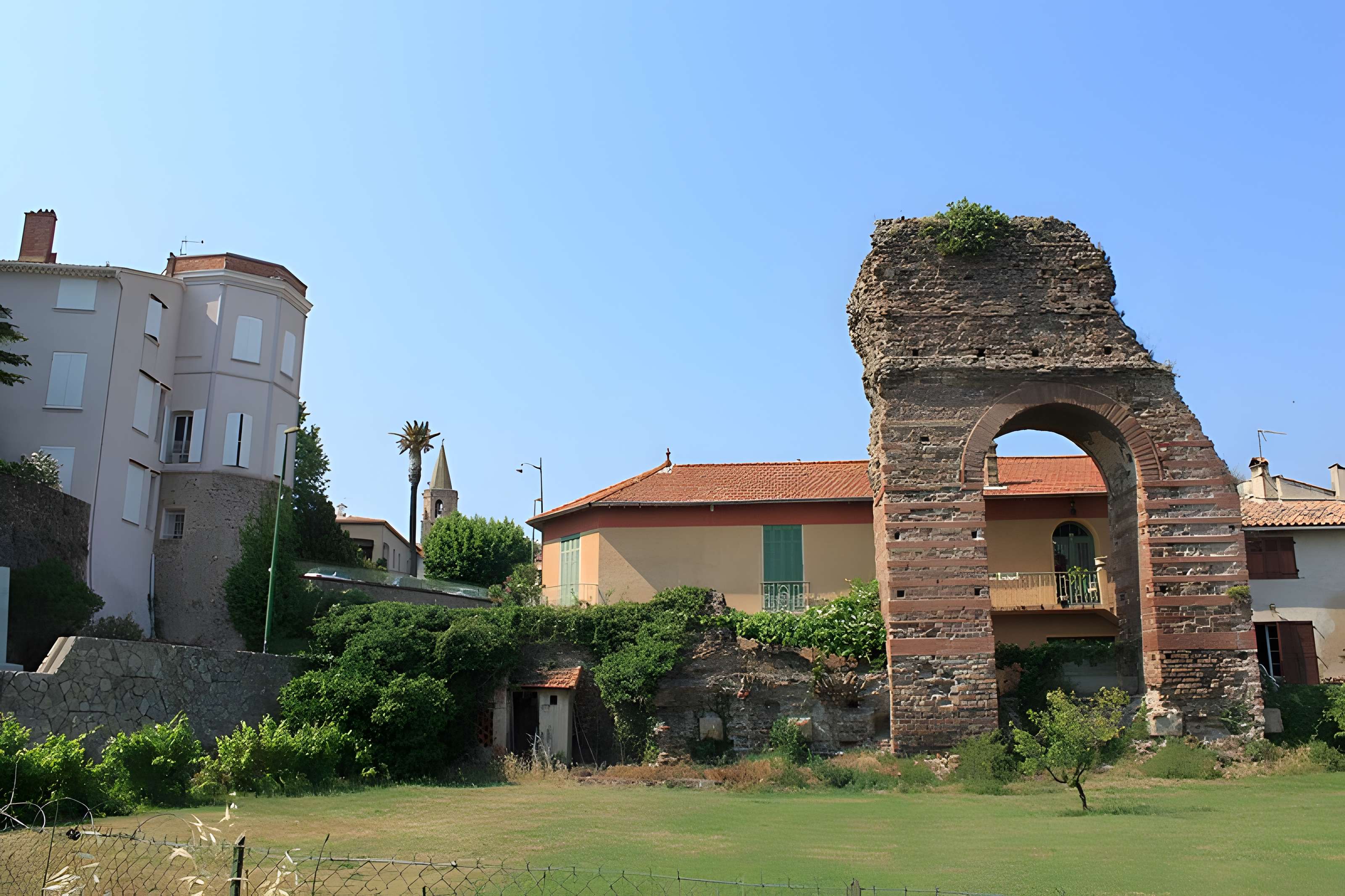 Porte Dorée de Fréjus