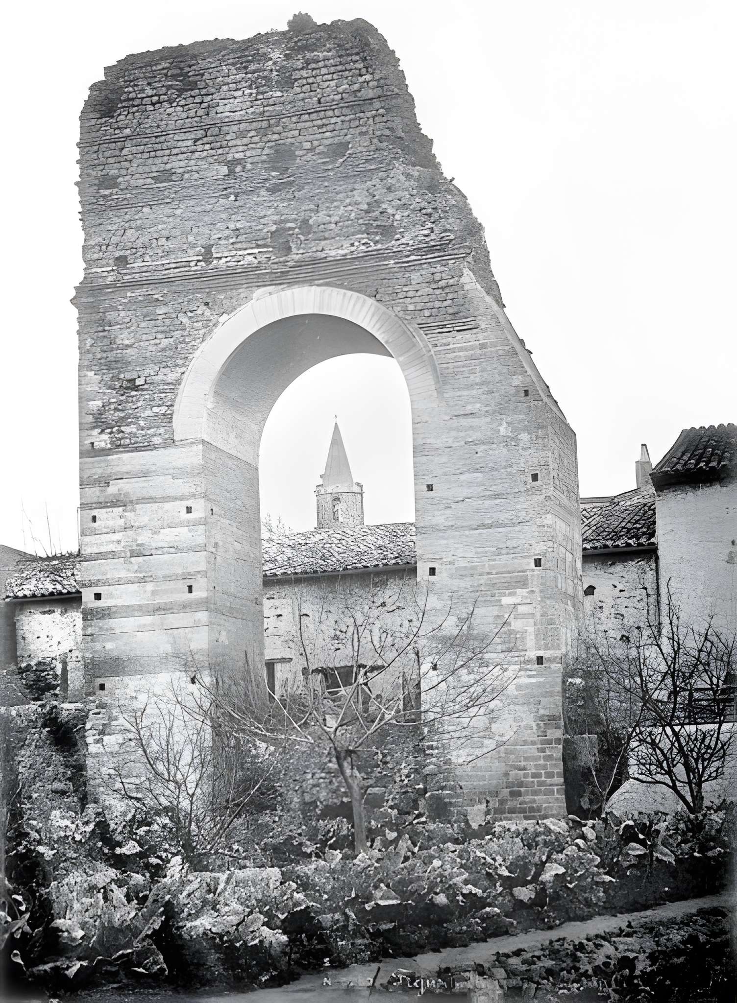 Porte Dorée de Fréjus