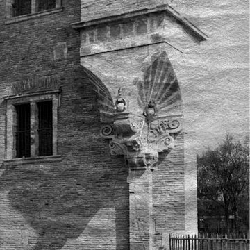 Ancienne porte du Capitole réédifiée dans le jardin des Plantes de Toulouse