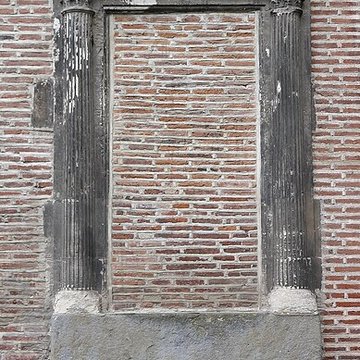 Ancienne porte du Capitole réédifiée dans le jardin des Plantes de Toulouse