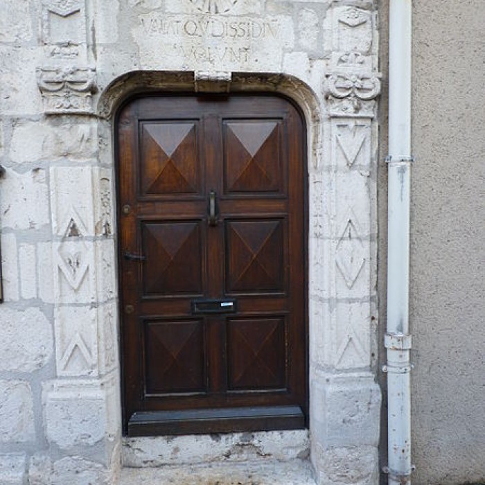 Photo de Porte du tripot « Hors dici les querelleurs » à Chartres