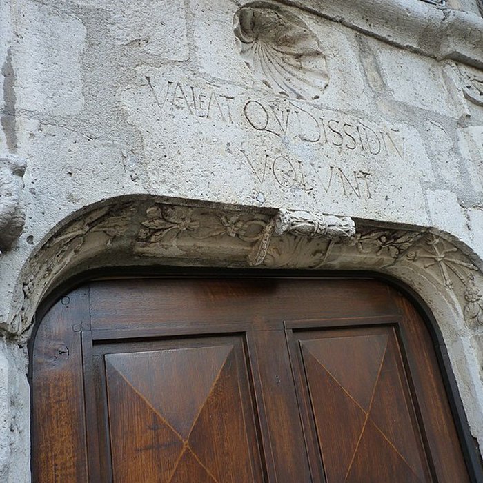 Photo de Porte du tripot « Hors dici les querelleurs » à Chartres
