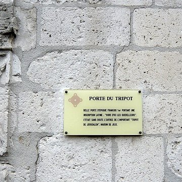 Porte du tripot « Hors dici les querelleurs » à Chartres