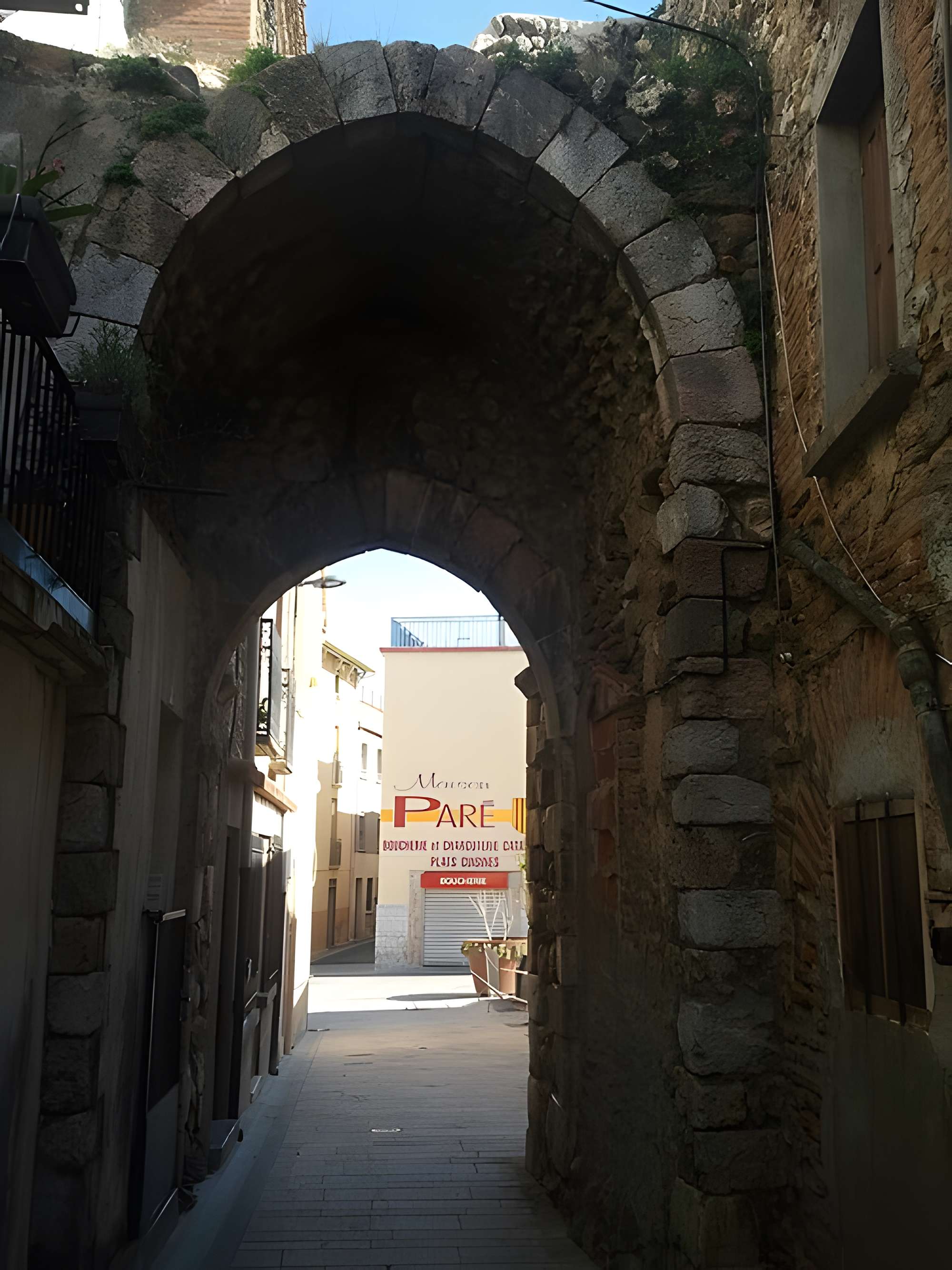 Porte fortifiée de Fourques