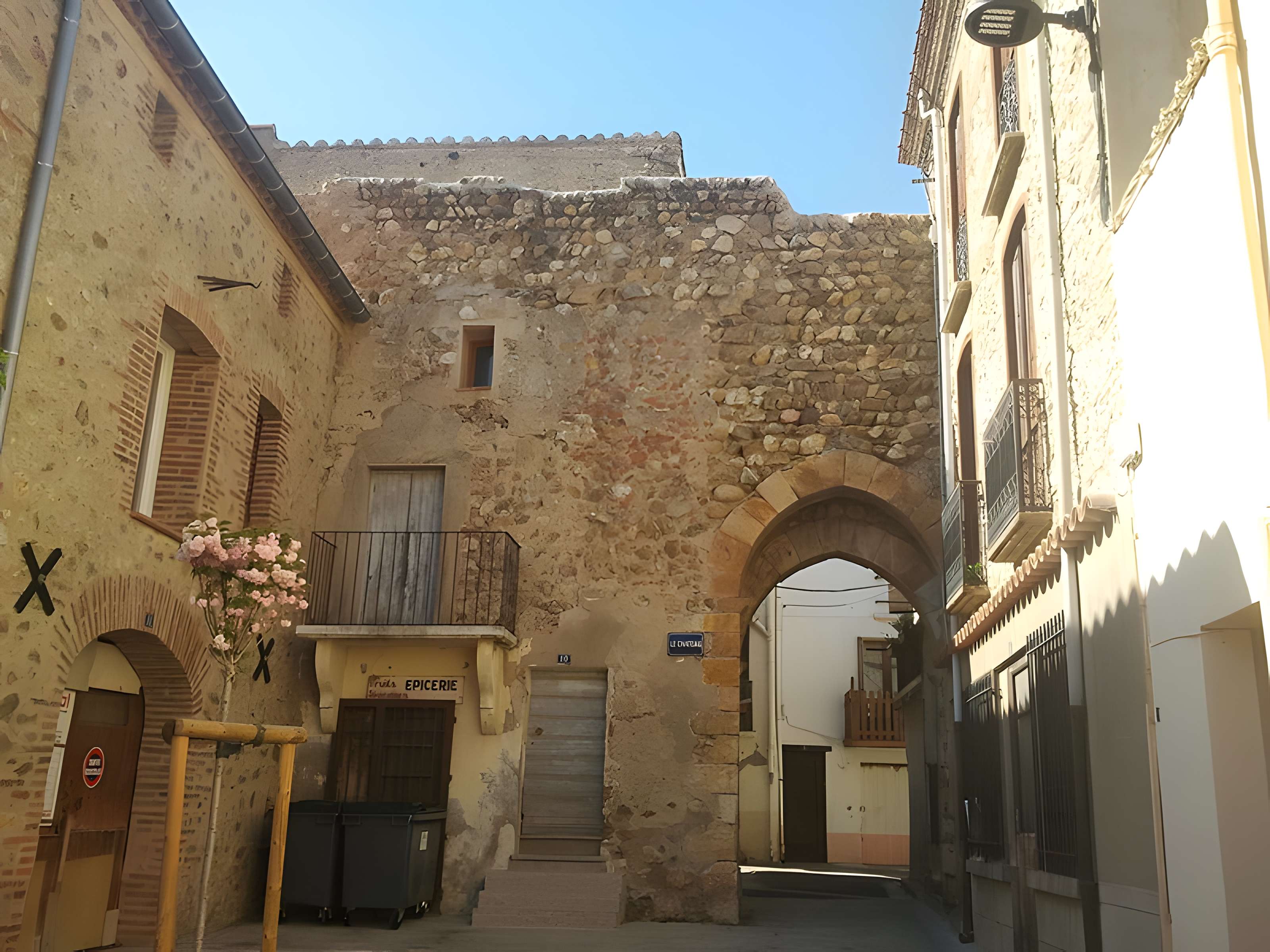 Porte fortifiée de Fourques