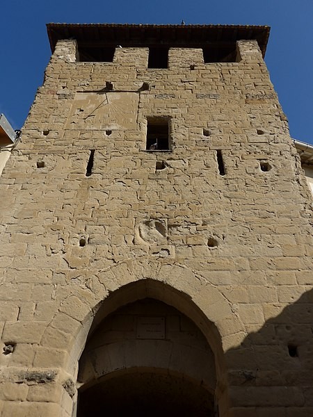 Photo de Porte fortifiée de l'ancien village de Montvendre