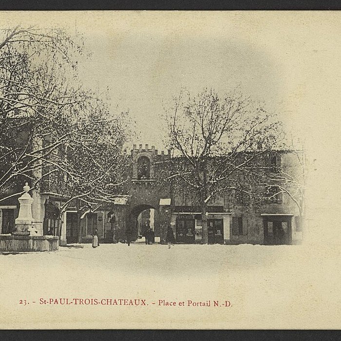 Photo de Porte Notre-Dame de Saint-Paul-Trois-Châteaux