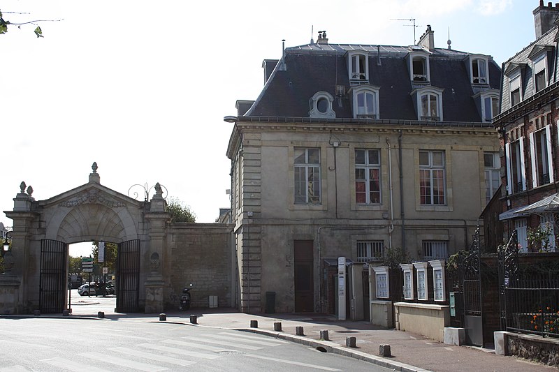 Porte, 2 Rue de la Muette à Maisons-Laffitte
