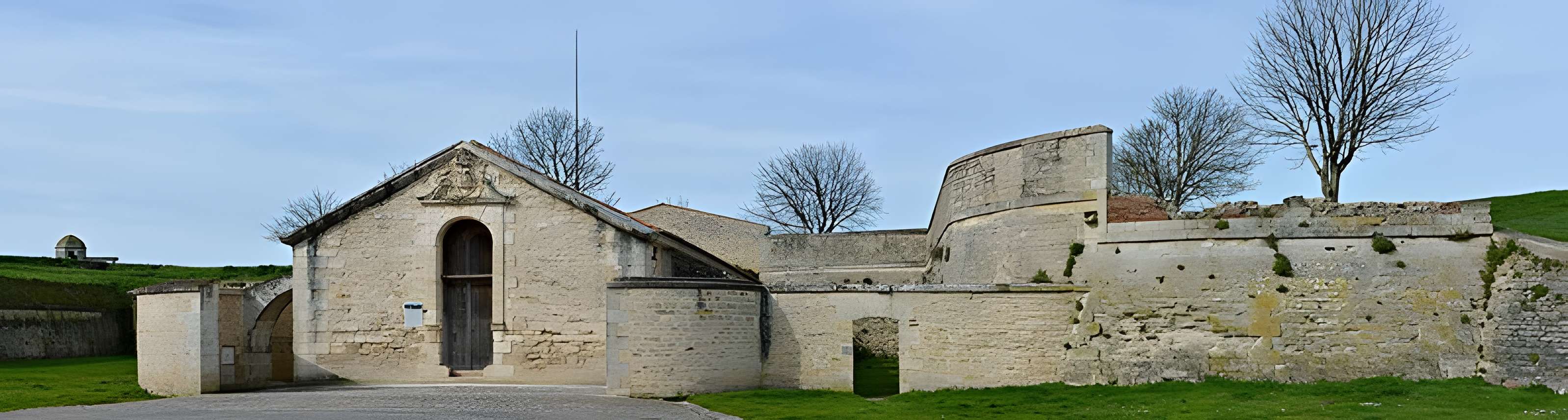 Poudrières et casernes de Brouage