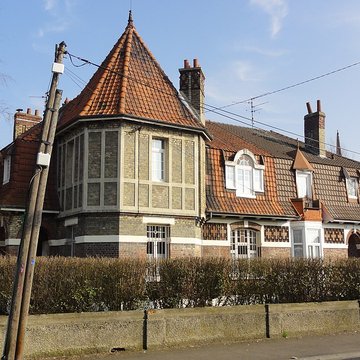 Presbytères français et polonais de léglise Notre-Dame-des-Mineurs de Waziers
