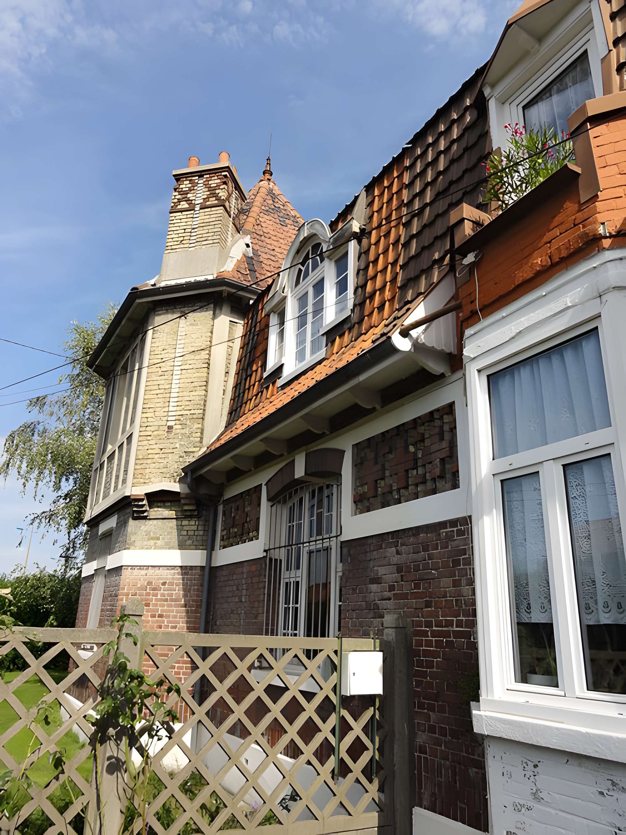 Presbytères français et polonais de l'église Notre-Dame-des-Mineurs de Waziers