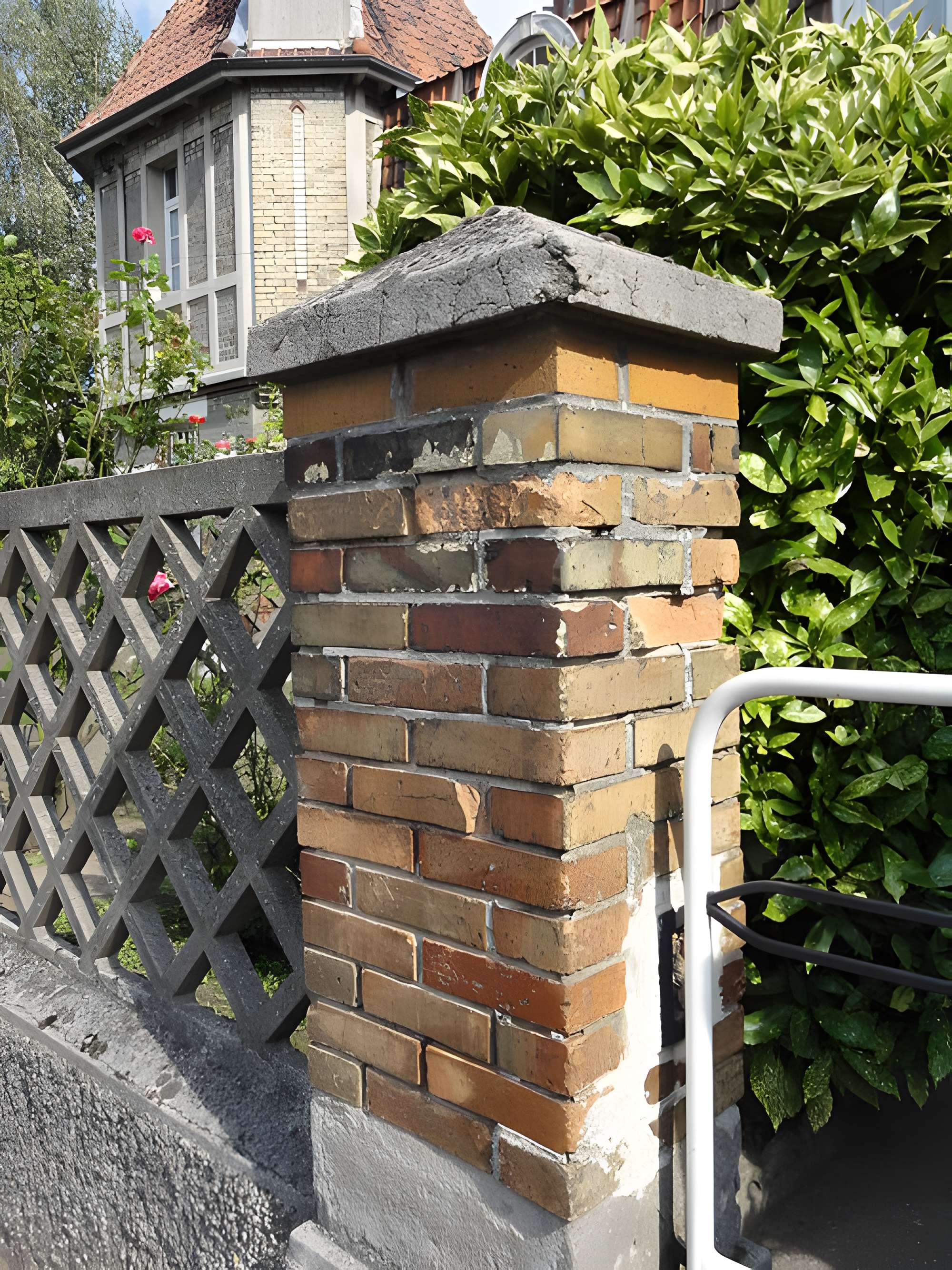 Presbytères français et polonais de l'église Notre-Dame-des-Mineurs de Waziers