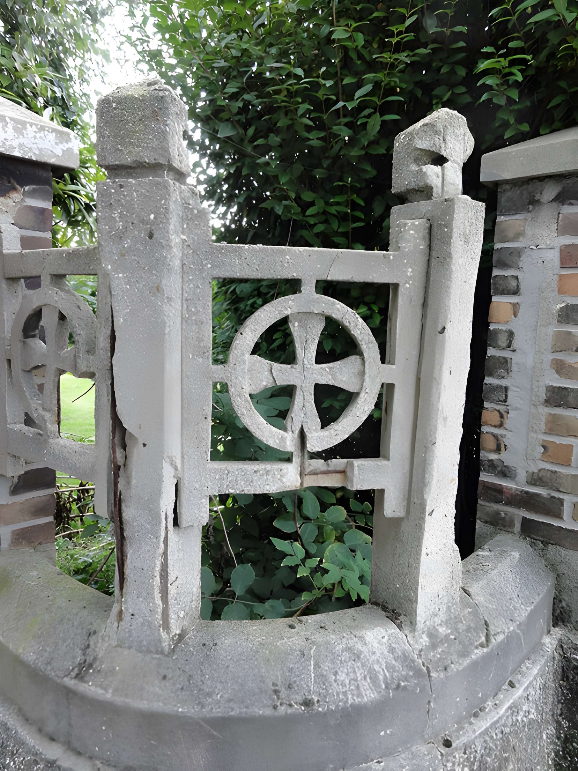 Presbytères français et polonais de l'église Notre-Dame-des-Mineurs de Waziers